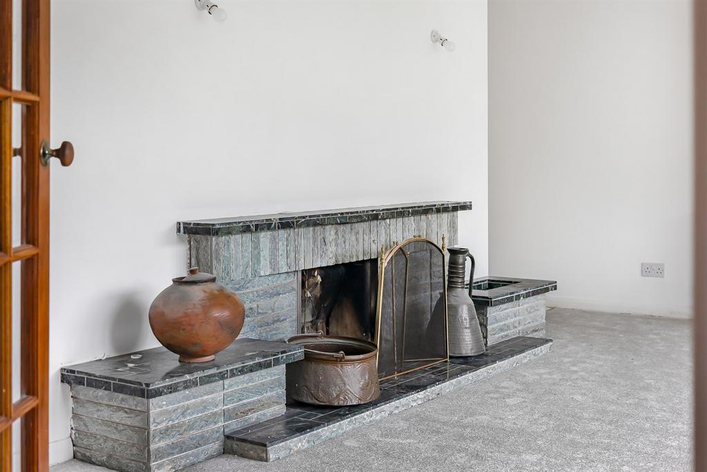 Lounge - Fireplace
