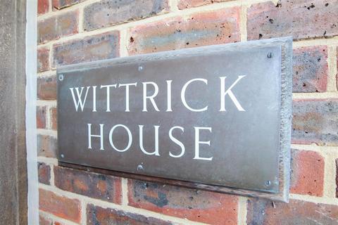 2 bedroom apartment to rent, Gibson Way, Saffron Walden CB10
