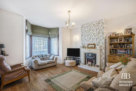 3 bedroom house for sale, Beddington Road, Ilford, IG3