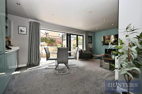 3 bedroom semi-detached bungalow for sale, Coppice Wood Crescent, Yeadon, Leeds