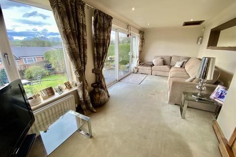 4 bedroom detached house for sale, Quarryside Road, Mirfield