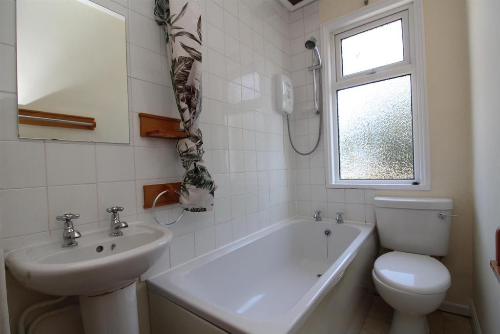 Bathroom.JPG