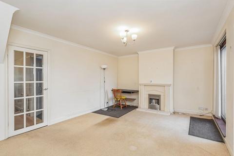 1 bedroom flat for sale, 18 Penton Avenue, Staines-upon-Thames, Middlesex, TW18 2NB