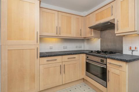 1 bedroom flat for sale, 18 Penton Avenue, Staines-upon-Thames, Middlesex, TW18 2NB