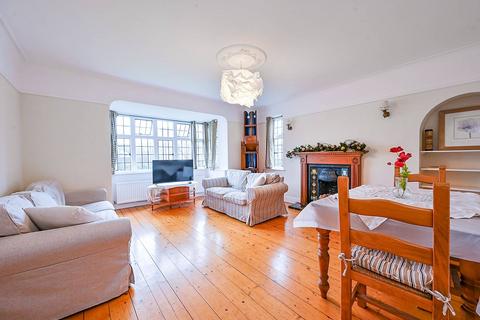 3 bedroom flat to rent, Monks Drive, West Acton, London, W3
