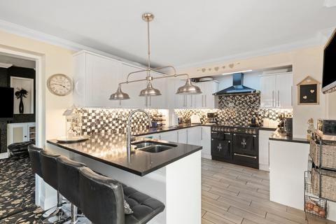 5 bedroom detached house for sale, Warley Hill, Brentwood, CM14