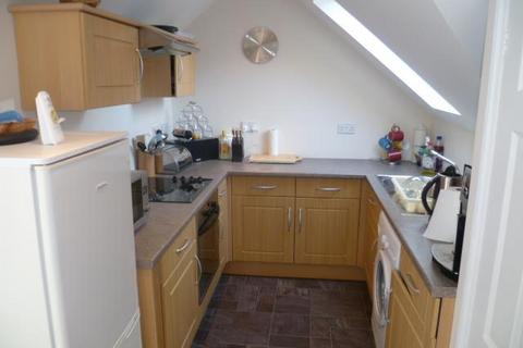 2 bedroom apartment to rent, Kirtleton Avenue, Weymouth