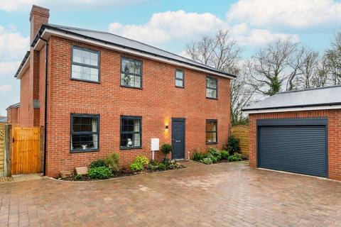 4 bedroom detached house for sale, Sabre Close, Dunmow CM6