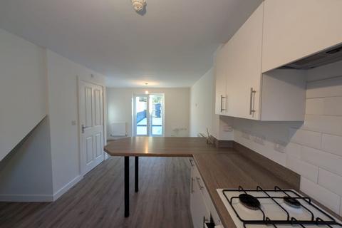 3 bedroom townhouse to rent, Cwrt Abergorci, Mountain Ash, CF45