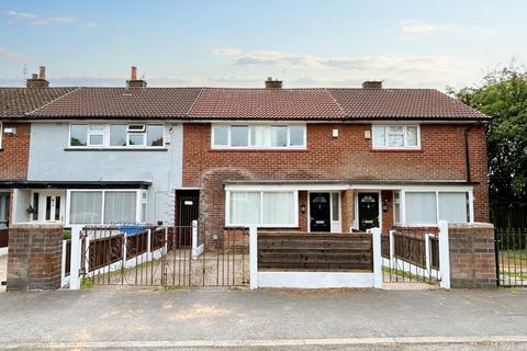 3 bedroom terraced house to rent, Sportside Close, Manchester M28