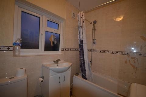 1 bedroom apartment to rent, Meadowbank Road, London