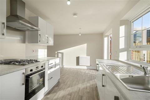 3 bedroom detached house to rent, Marbled White Place, S81