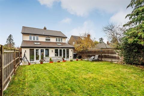 LINKS ROAD, ASHTEAD, KT21