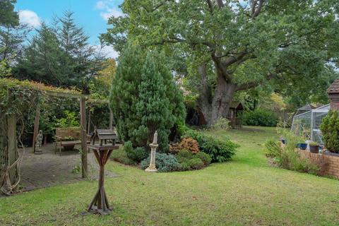 5 bedroom detached bungalow for sale, Westlyn Close, Malvern, Worcestershire, WR14
