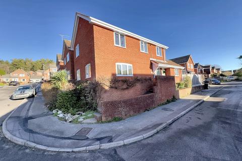 4 bedroom detached house for sale, Colehill
