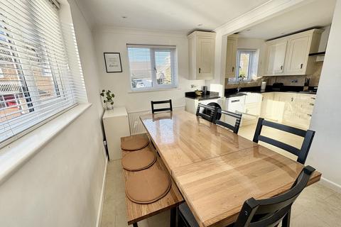 4 bedroom detached house for sale, Colehill