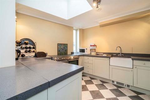 2 bedroom flat for sale, Grosvenor Road, London SW1V