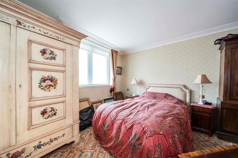 2 bedroom flat for sale, Grosvenor Road, London SW1V