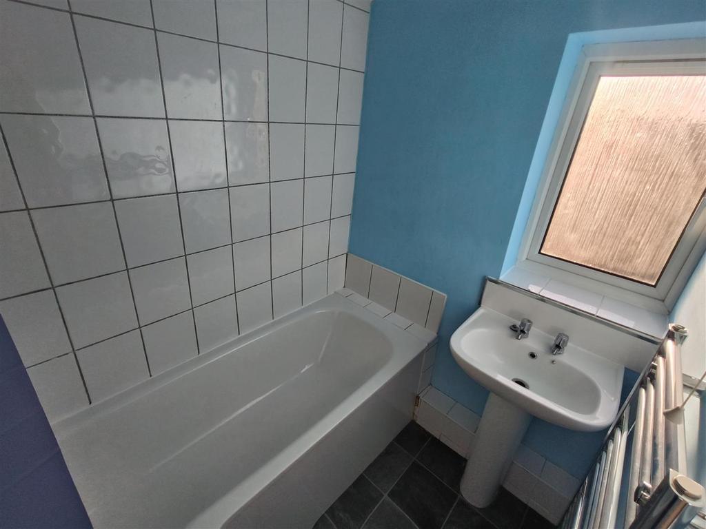 BATH 2.jpg