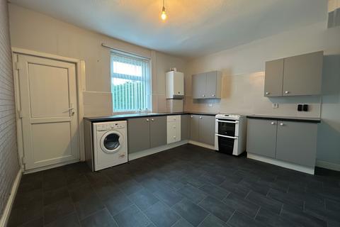 2 bedroom terraced house to rent, Worsley Road North, Manchester M28
