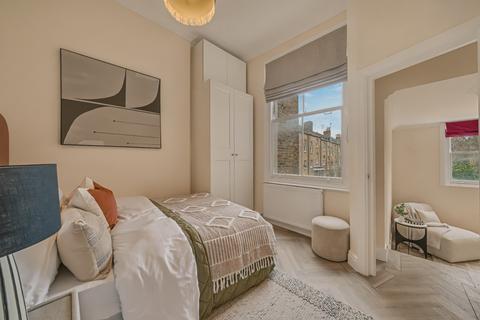 2 bedroom flat for sale, Chesterton Road, Notting Hill, London W10