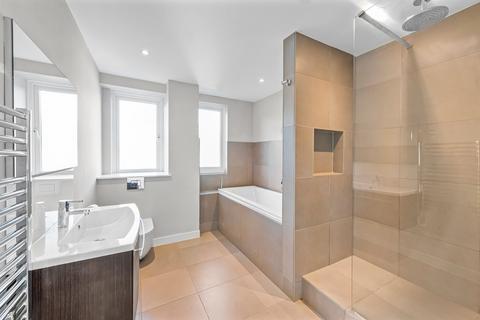 2 bedroom flat for sale, Carisbrooke House, Courtlands, Sheen Road, Richmond