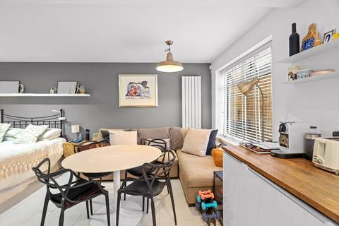 Studio to rent, Chetwynd Heights, Chetwynd Road, London