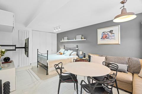 Studio to rent, Chetwynd Heights, Chetwynd Road, London