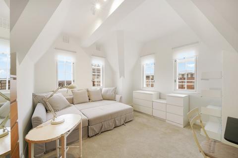 Studio to rent, Mortimer Court, Abbey Road, St John's Wood, London