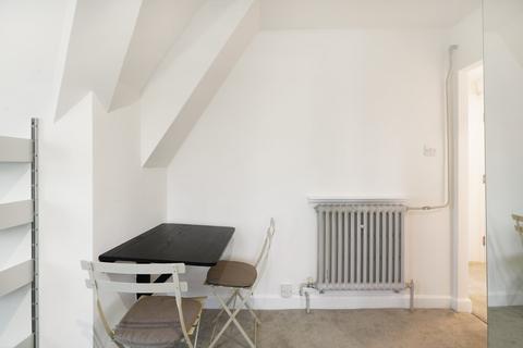 Studio to rent, Mortimer Court, Abbey Road, St John's Wood, London