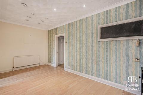 3 bedroom house for sale, Walden Way, Ilford, IG6