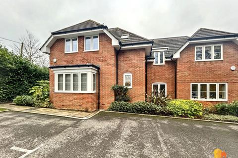 2 bedroom flat for sale - Hivings Hill, Chesham, HP5