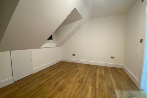 2 bedroom flat to rent, Welling High Street, Welling, Kent, DA16