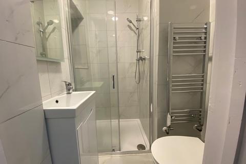 2 bedroom flat to rent, Welling High Street, Welling, Kent, DA16