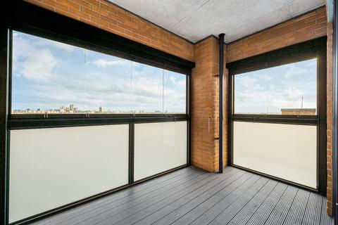 2 bedroom flat to rent, Tabbard Apartments, East Acton Lane, London