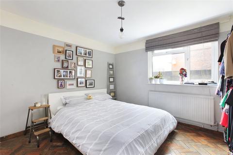1 bedroom flat to rent, Fawcett Close, Battersea, London