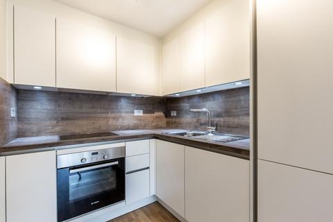 1 bedroom flat to rent, 15 Centre Court 102-106 Oakleigh Road North