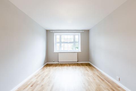 1 bedroom flat to rent, 15 Centre Court 102-106 Oakleigh Road North