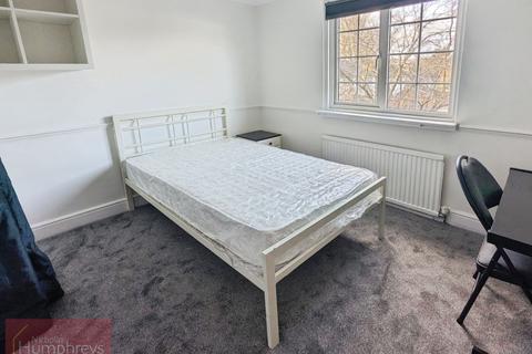 undefined, Aldykes, Hatfield AL10