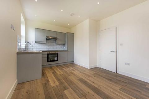 1 bedroom flat to rent, Station Road, Hampton TW12