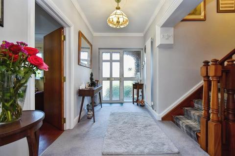 4 bedroom detached house for sale, Heol-Y-Glyn, Treharris, CF46
