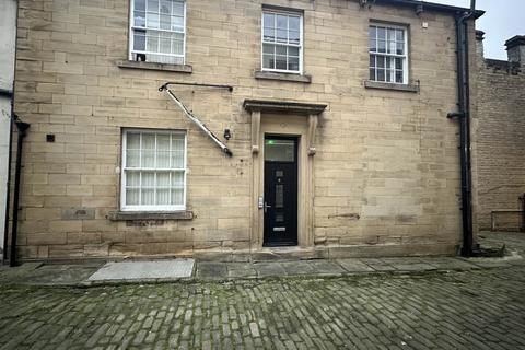 Studio to rent, Union Bank Yard, New Street, Huddersfield, West Yorkshire, HD1