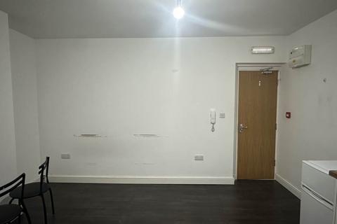 Studio to rent, Union Bank Yard, New Street, Huddersfield, West Yorkshire, HD1