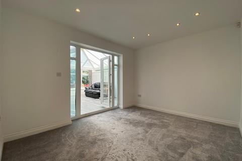 2 bedroom semi-detached house for sale, Butchers Lane, Halesowen B63