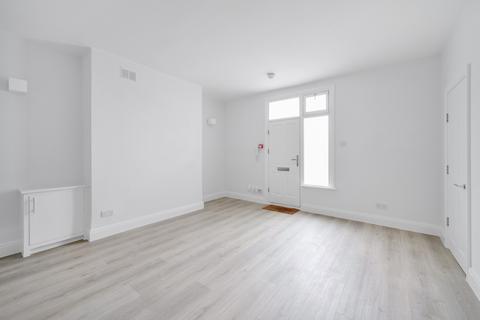 Studio to rent, The Gardens, East Dulwich London SE22