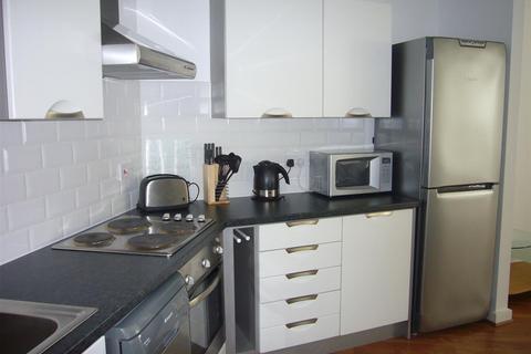2 bedroom house to rent, The Life Building 3, Hulme M15