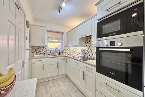 2 bedroom apartment for sale, Ashton Garden Court, St. Andrews Road North, St Annes FY8