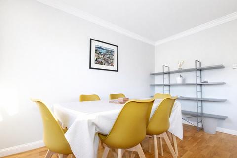 3 bedroom flat to rent, Orchard Brae Avenue, Orchard Brae, Edinburgh, EH4