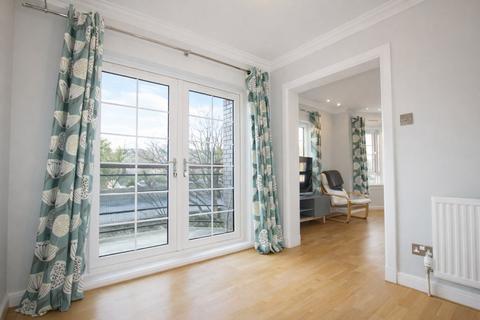 3 bedroom flat to rent, Orchard Brae Avenue, Orchard Brae, Edinburgh, EH4