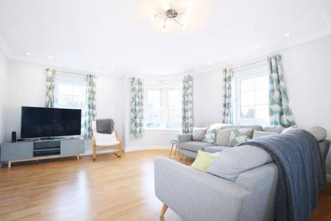 3 bedroom flat to rent, Orchard Brae Avenue, Orchard Brae, Edinburgh, EH4